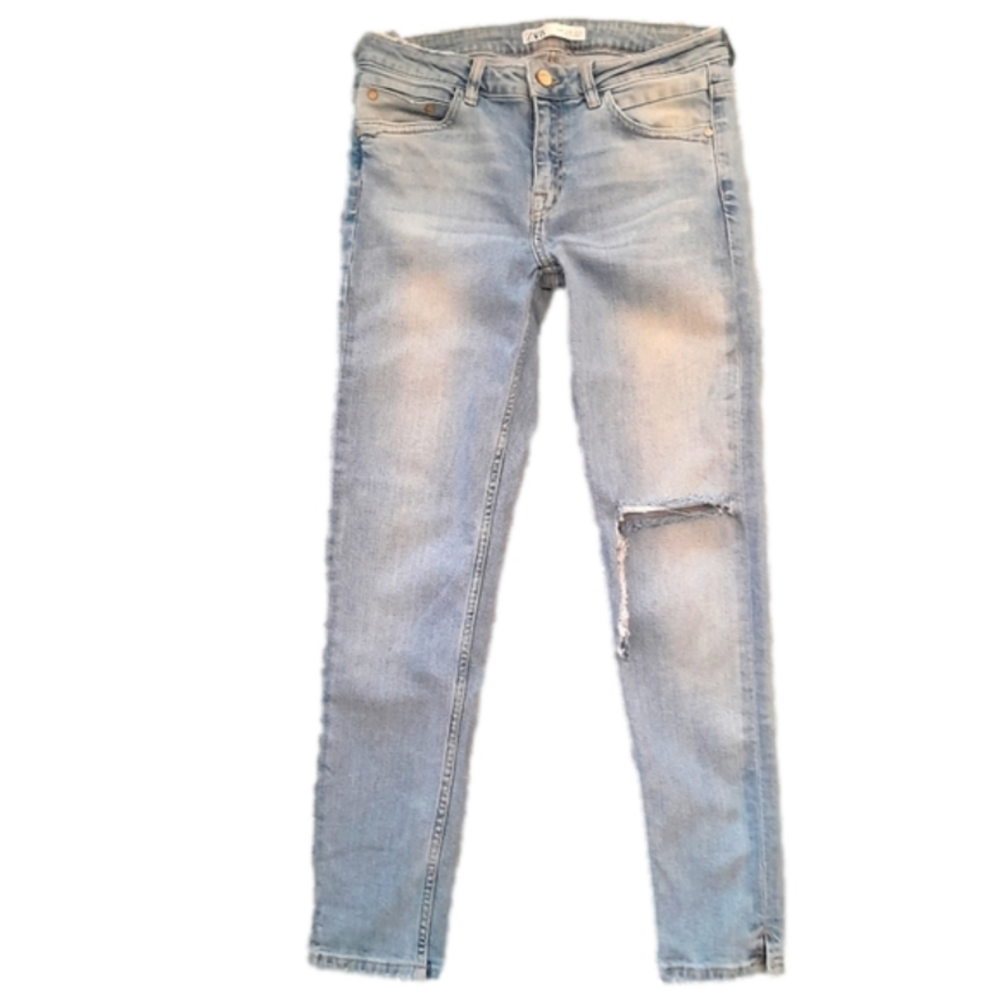Zara  Skinny Lightwash Midrise Jeans Ripped Knee Sz 6 ( Euro 38)